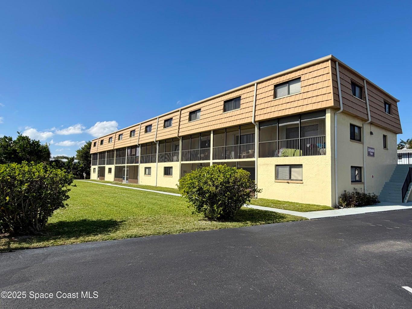 7101 Ridgewood Avenue 104, Cape Canaveral, FL, 32920