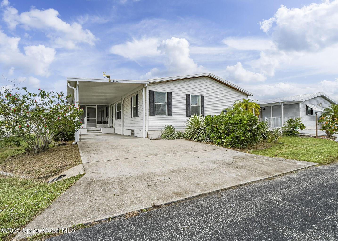 7620 Boxelder Road E, Micco, FL, 32976
