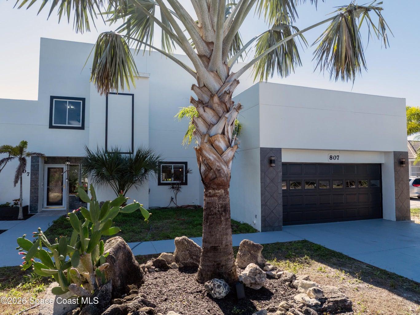 807 W Central Boulevard, Cape Canaveral, FL, 32920