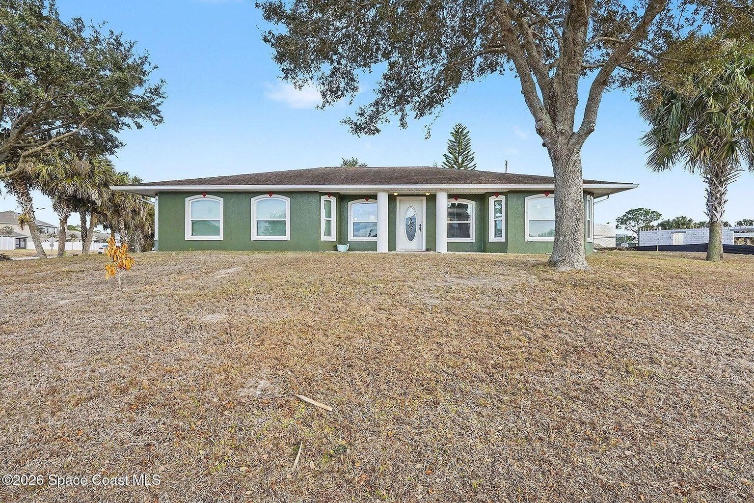598 Gantry Street SW, Palm Bay, FL, 32908