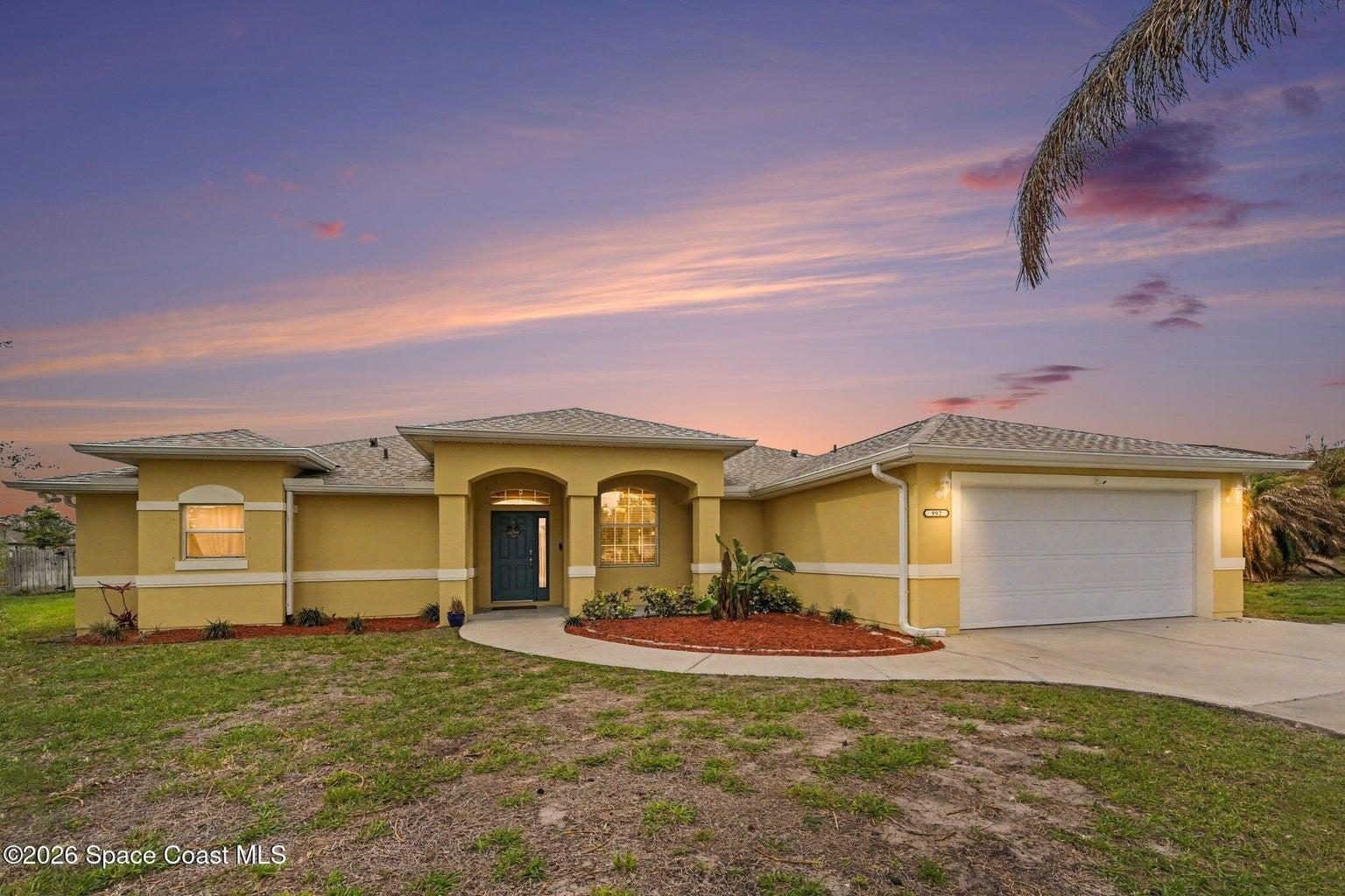 992 Coquina Street SE, Palm Bay, FL, 32909