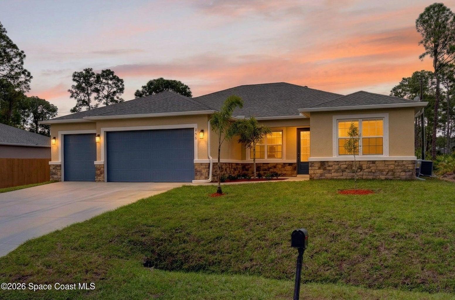 450 Hammond Street SW, Palm Bay, FL, 32908