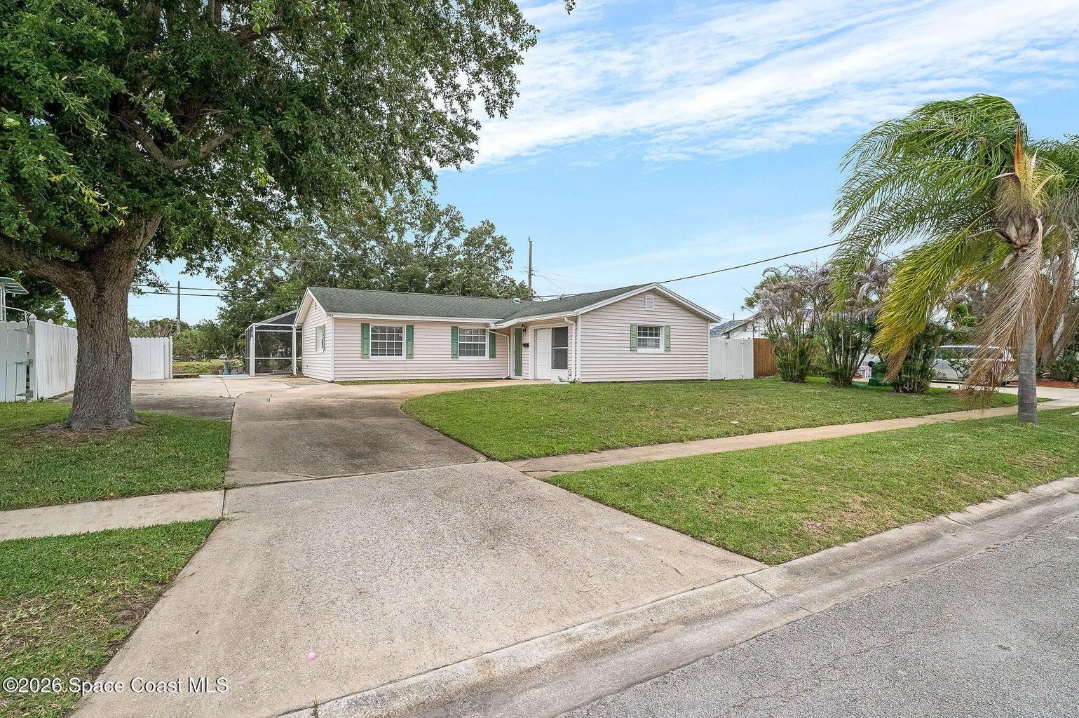 586 Louvre Drive, Melbourne, FL, 32935