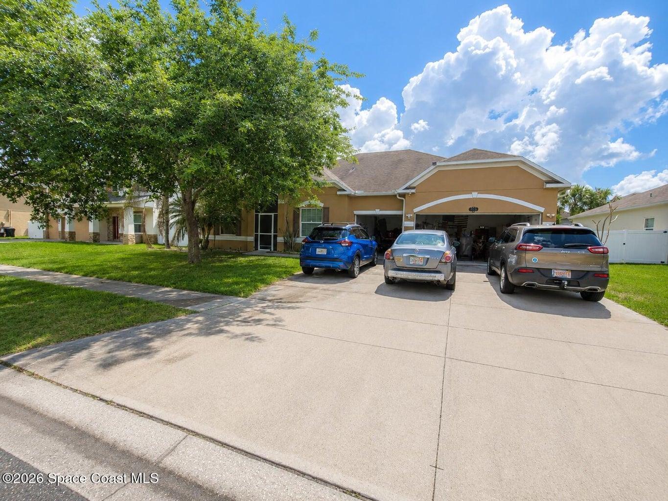 557 L M Davey Lane, Titusville, FL, 32780