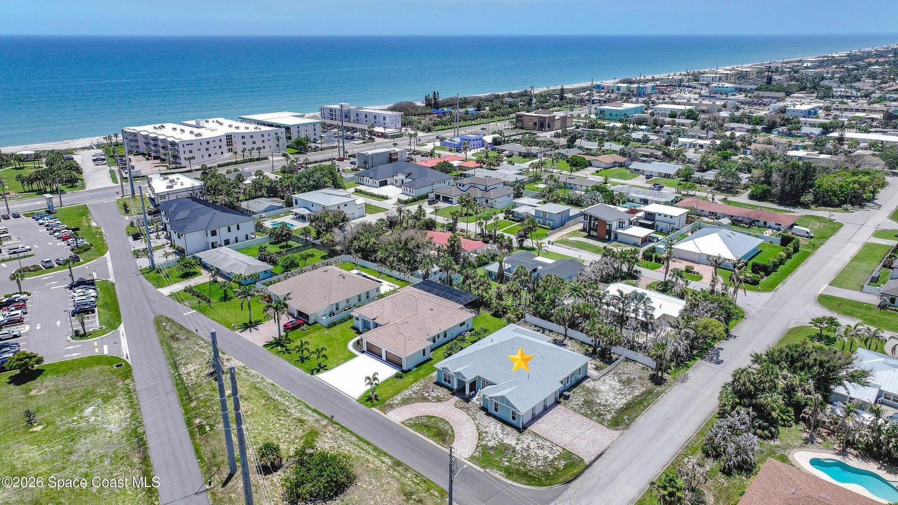 One block from cross-walk & beach access.