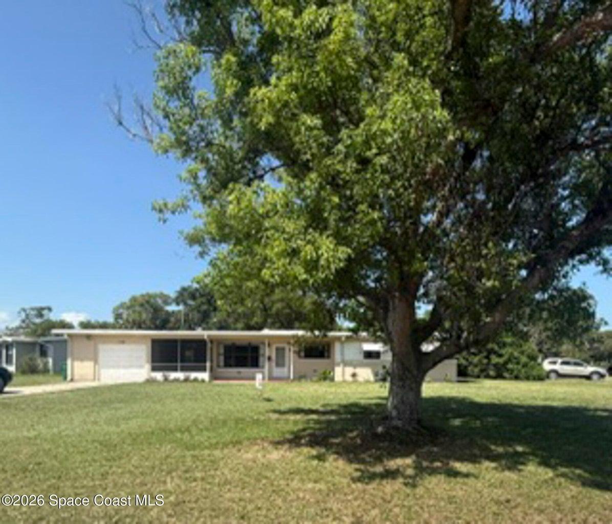 Oversized lot with huge shade tree