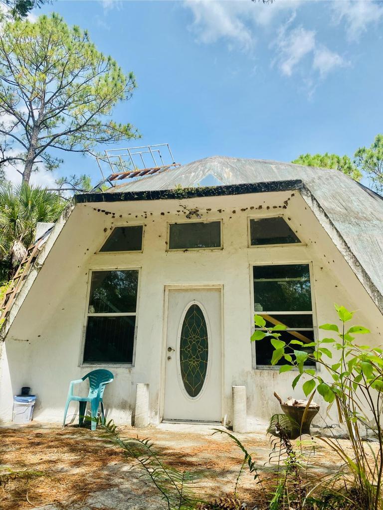 Geodome, Remote off the grid homestead.