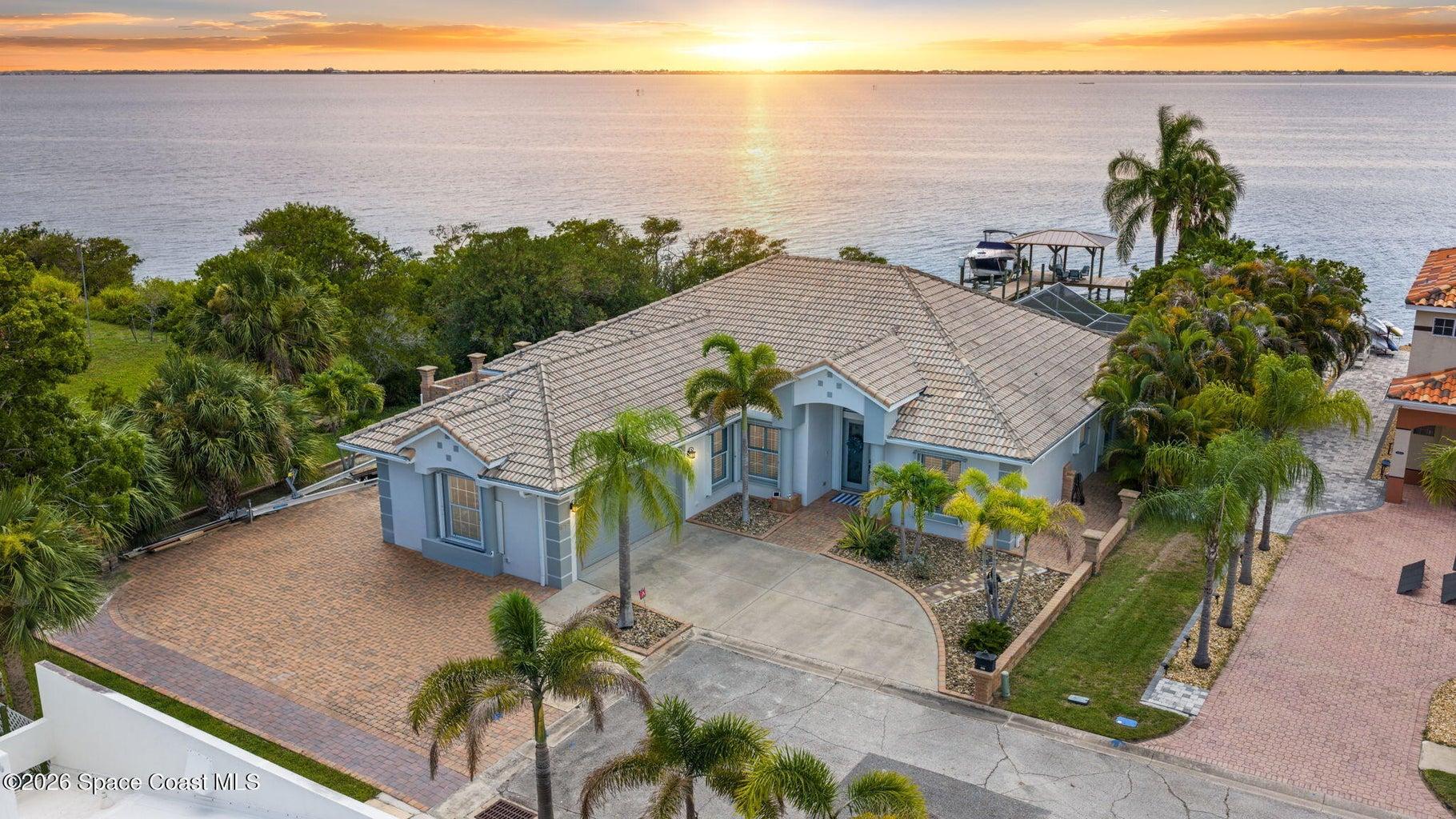 809 W Central Boulevard, Cape Canaveral, FL, 32920
