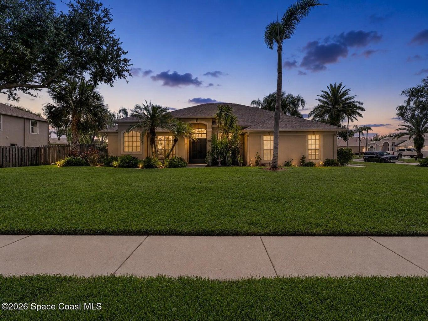 Welcome to 1494 Wellington Cir