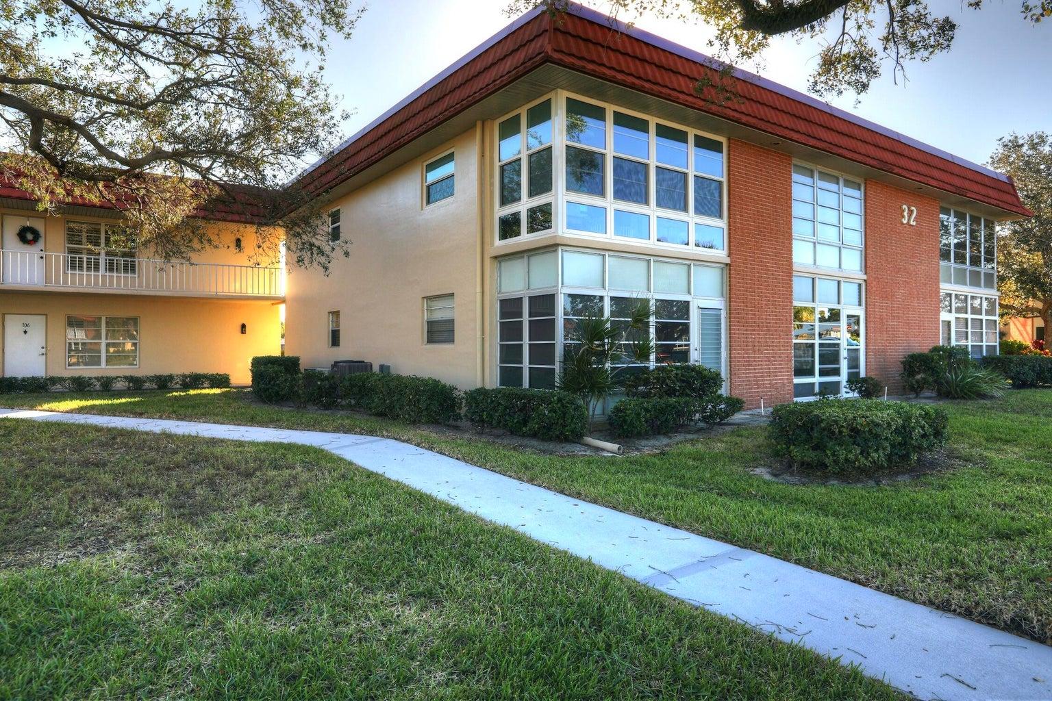 32 Pine Arbor Lane 205, Vero Beach, FL, 32962