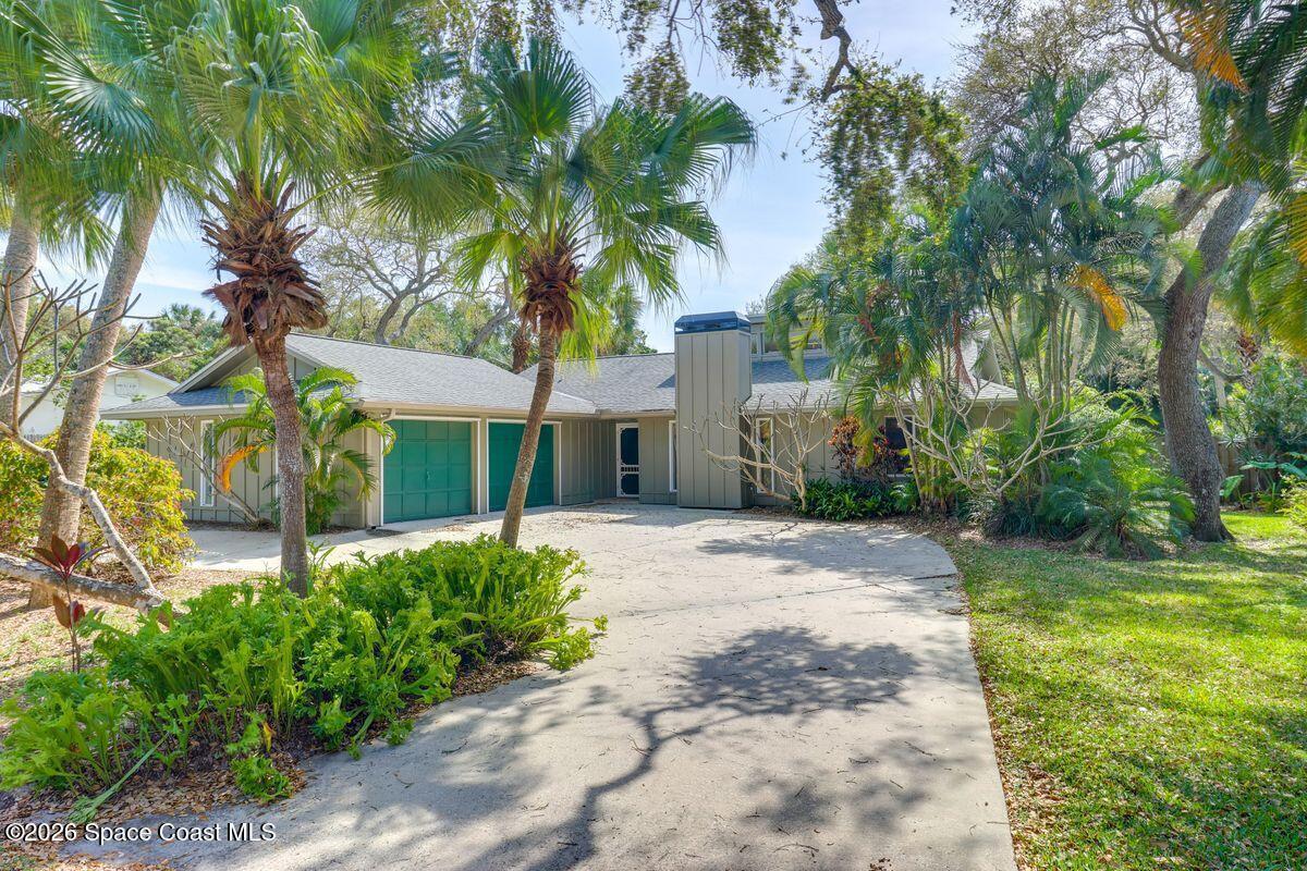 Wrap around driveway.