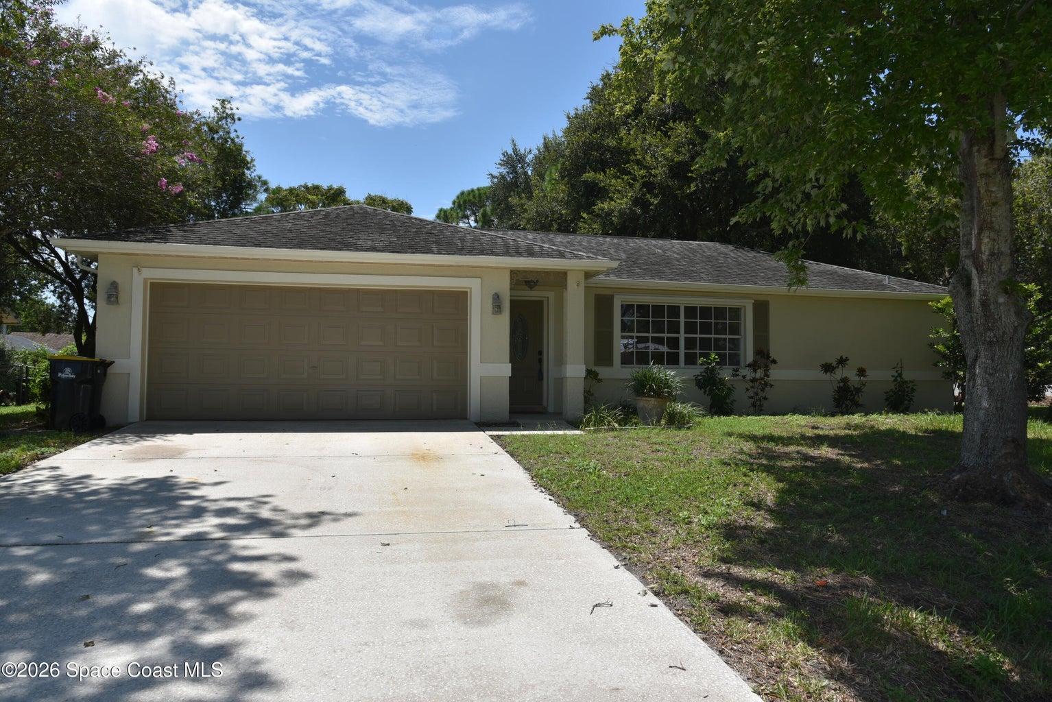988 Hunt Street NW, Palm Bay, FL, 32907
