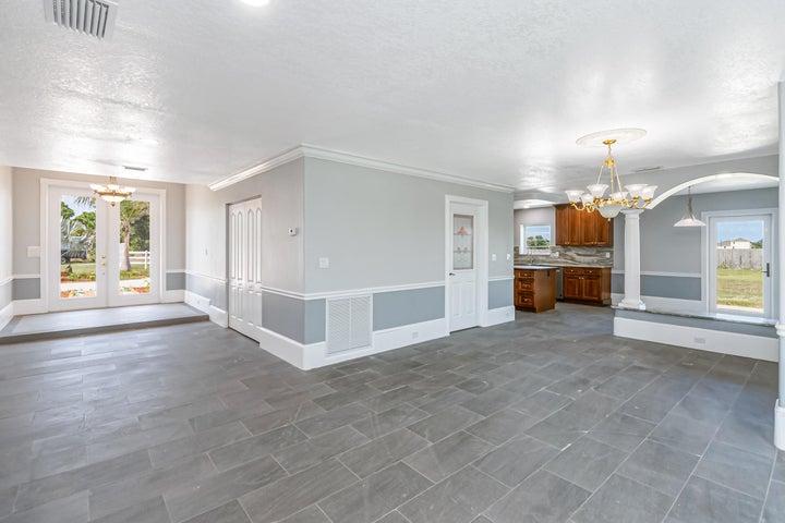 Dining Room Entering the Kitchen from the Large Family Room.