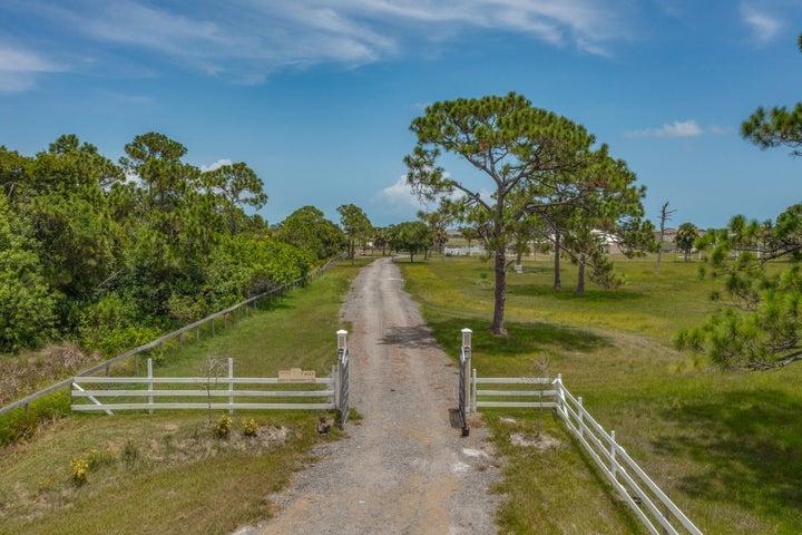 4715 Blossom Ridge Place, Grant, FL, 32949 photo 5