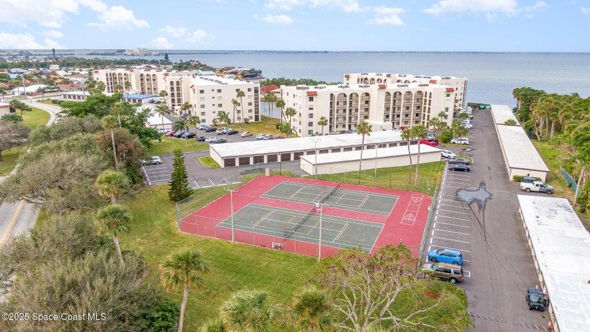 Photo of the two lighted tennis courts