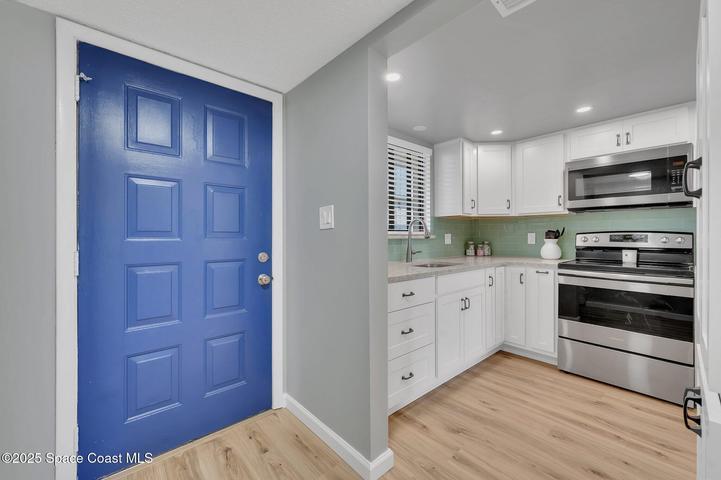 7101 Ridgewood Avenue 104, Cape Canaveral, FL, 32920 photo 4