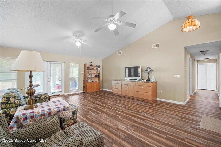 4220 Robins Hill Court, Mims, FL, 32754 photo 11