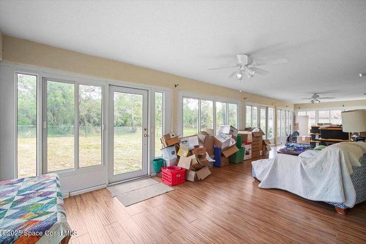 Huge Open Florida Room under Air