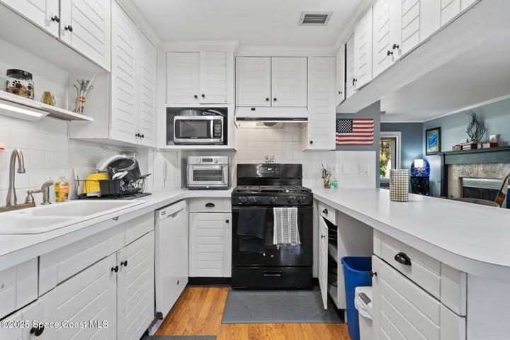 9633 Honeysuckle Drive, Sebastian, FL, 32976 photo 12