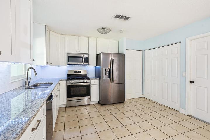 517 Fulton Street Street, Daytona Beach, FL, 32114 photo 17