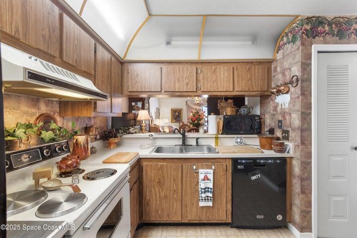 313 La Paloma Lane, Titusville, FL, 32780 photo 5