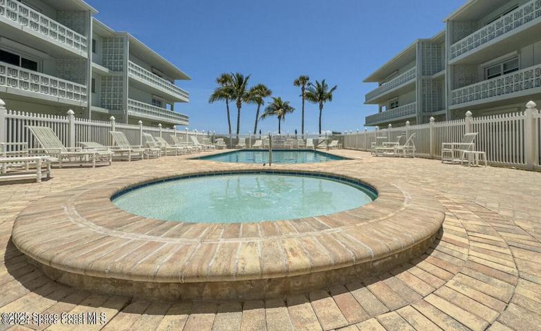 Pool & BBQ grill with Ocean view