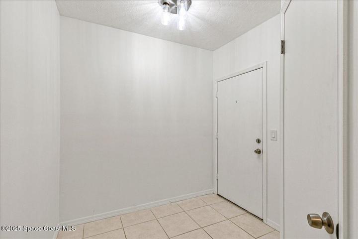 6165 S Mirror Lake Drive 103, Sebastian, FL, 32958 photo 6