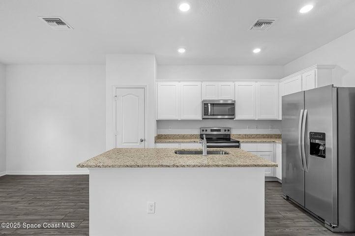 884 Aruba Avenue SE, Palm Bay, FL, 32909 photo 3
