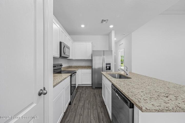884 Aruba Avenue SE, Palm Bay, FL, 32909 photo 4