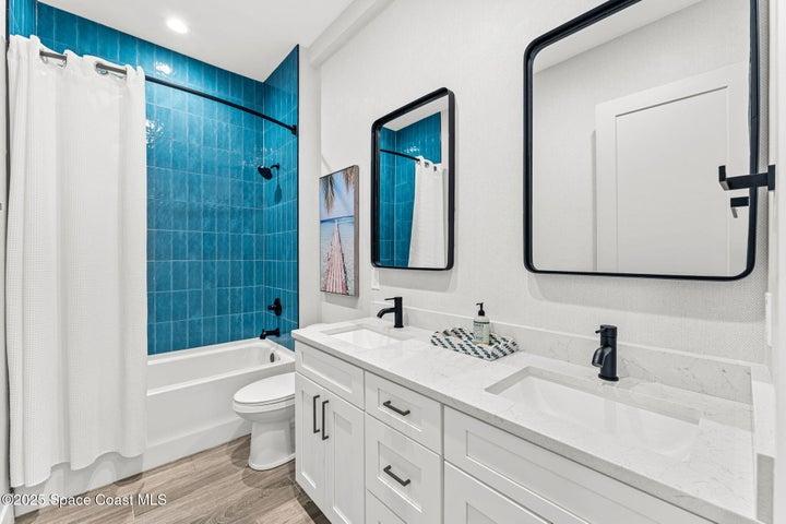 First Floor Full Guest Bath