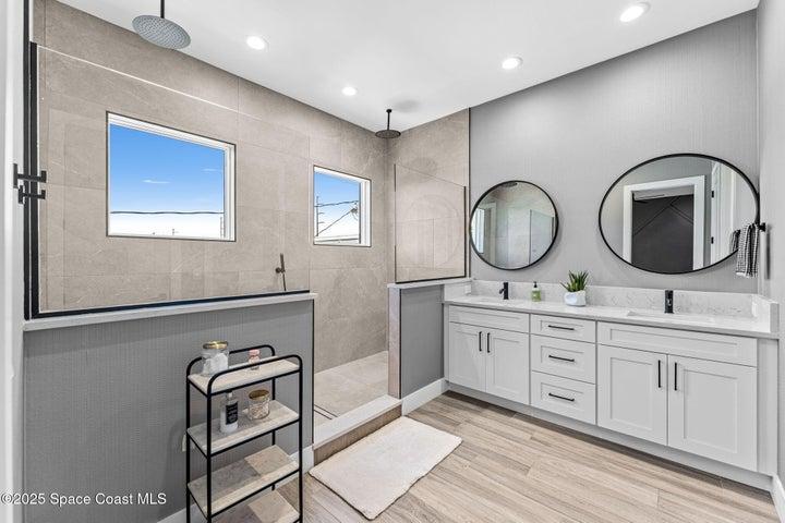 Primary En-Suite