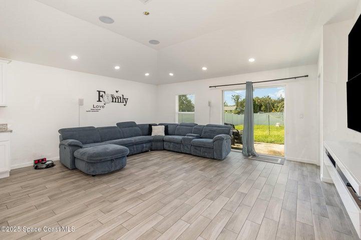 1534 Pine Street, Orlando, FL, 32824 photo 7