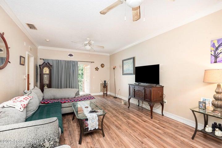 OPEN LIVING AREA
