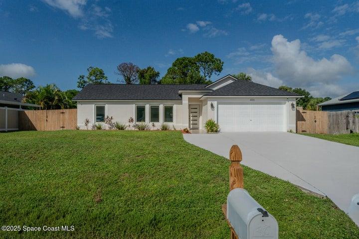 490 Tillman Avenue SW, Palm Bay