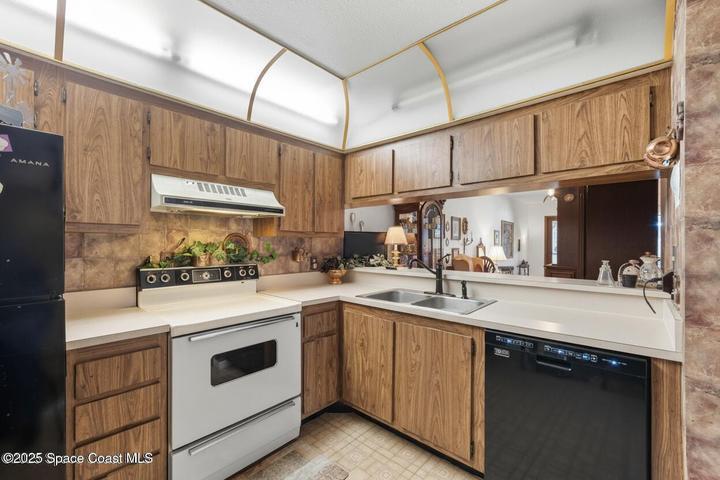 313 La Paloma Lane, Titusville, FL, 32780 photo 3
