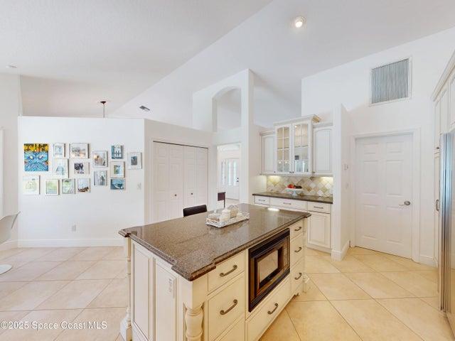 3886 Peacock Drive, Melbourne, 32904 photo 9
