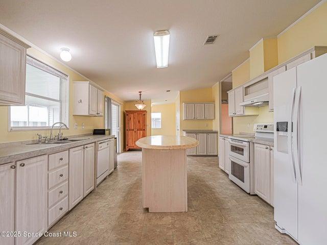 7620 Boxelder Road E, Micco, FL, 32976 photo 13
