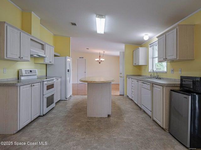 7620 Boxelder Road E, Micco, FL, 32976 photo 15