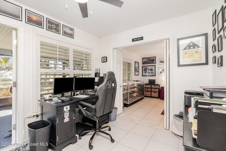 Office/additional space