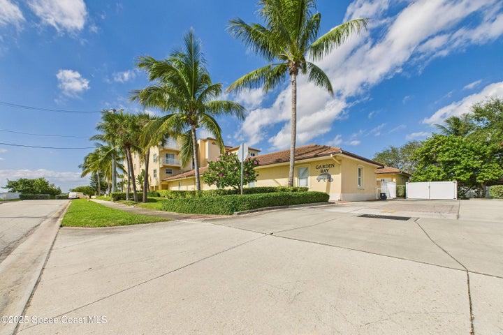 191 Seminole Lane 203, Cocoa Beach, FL, 32931 photo 2