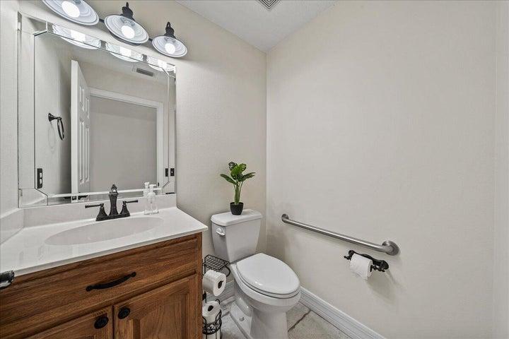 Hallway Guest 1/2 bath