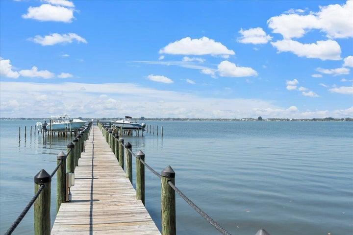 Dock