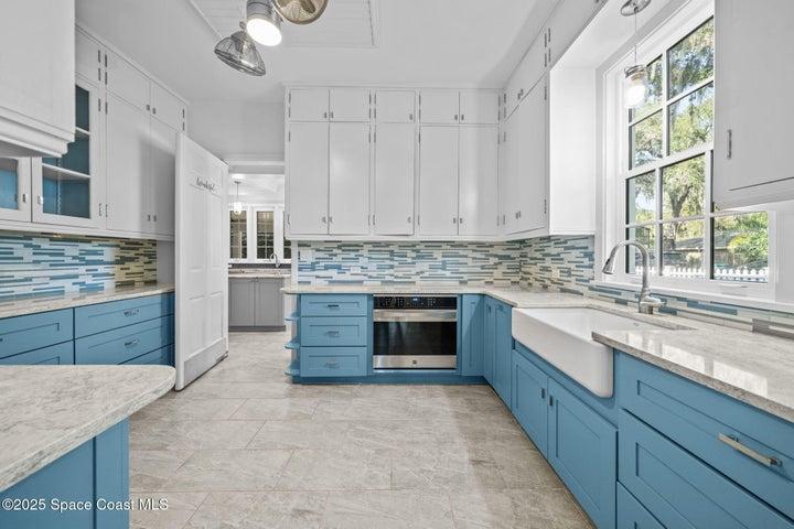 Butler Pantry