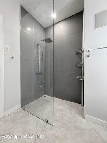 walk in no step shower