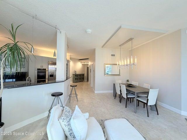 10' ceilings