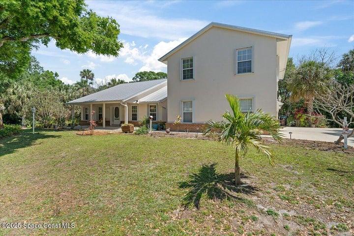 3 bed + almost 1000sf bonus room