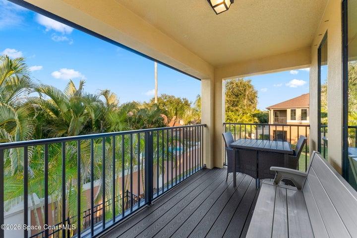 Upstairs balcony