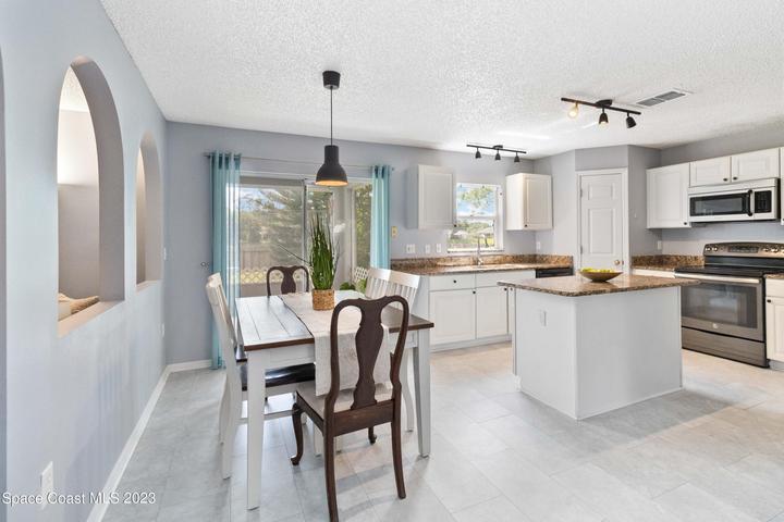 1531 Vista Lake Circle, Melbourne, FL, 32904 photo 2