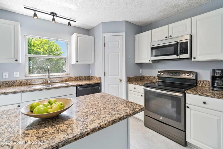 1531 Vista Lake Circle, Melbourne, FL, 32904 photo 17