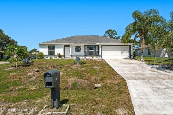 398 Taunton Road SW, Palm Bay